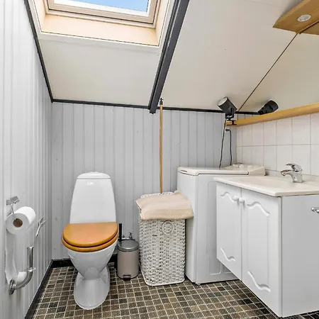 2 Bedroom Lovely In * סלאגלסה